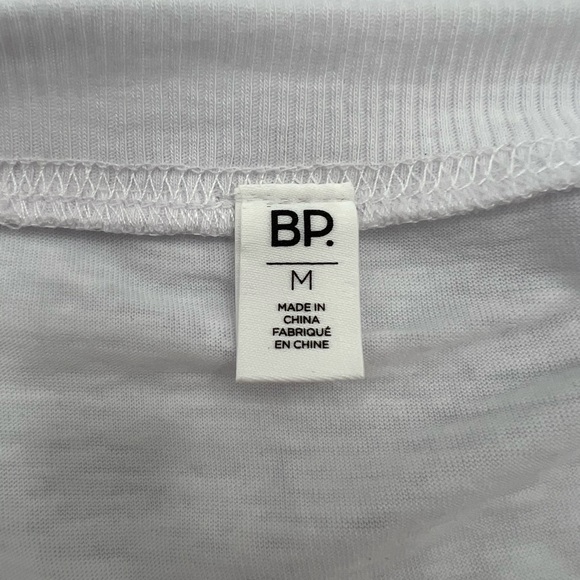 B.P. White V-Neck T-shirt - NEW w/tags - Medium - Picture 7 of 9